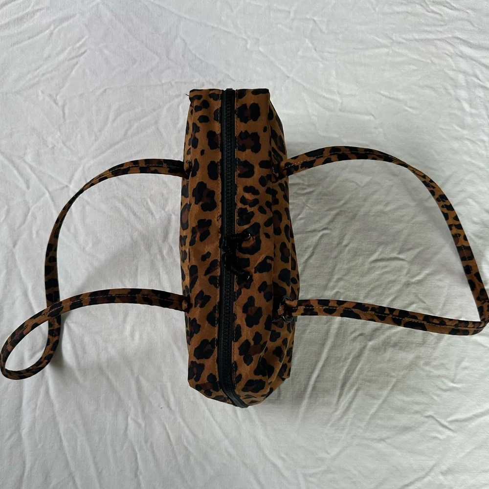 BAGGU Leopard Print Bowler Bag regular size, slight interior discoloration - Picture 8 of 8